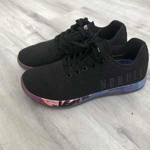 Worn twice nobull sneakers in great condition!